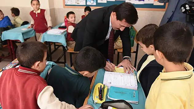 Başkan Kılca'dan okullara halı saha müjdesi