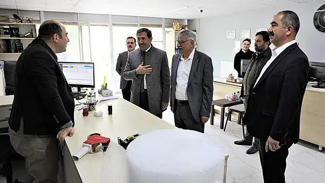 Başkan Kılca, Genç ve Selvi Matbaacılar Sanayi Sitesi'nde esnaflarla buluştu