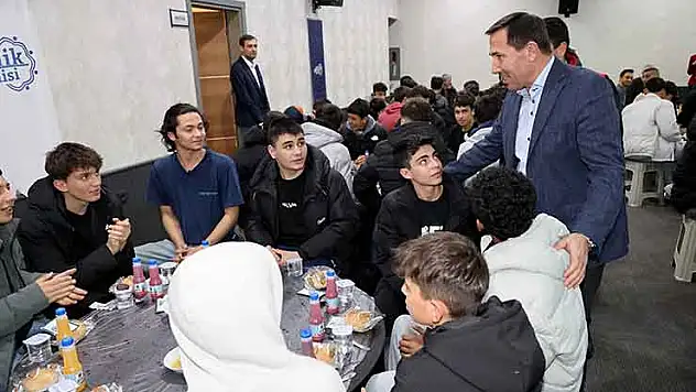 Başkan Kılca gençlerle iftar sofrasında buluştu