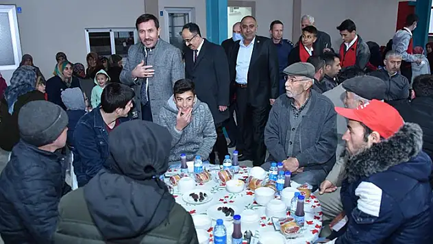 Başkan Kılca, iftarda vatandaşlarla bir araya geldi
