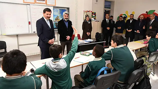 Başkan Kılca: 'İlçemizdeki eğitimin fiziki ve akademik kalitesine katkı sunuyoruz'
