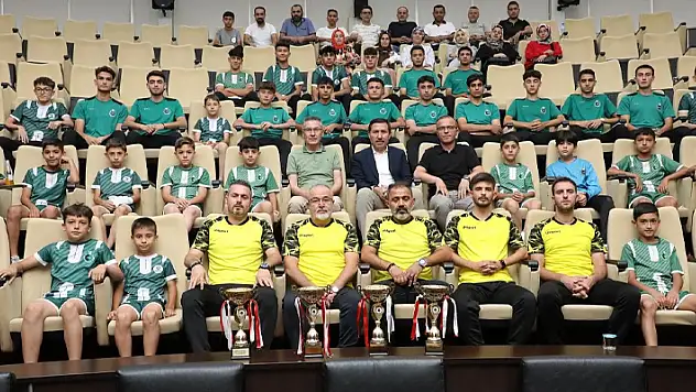 Başkan Kılca, şampiyon takımlarla buluştu 