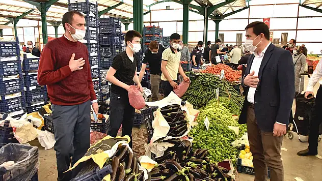 Başkan Kılca ve Kaymakam Parlar, pazar yerlerini denetledi