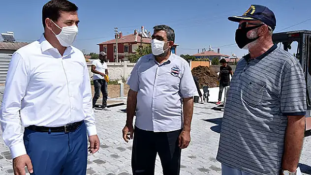 Başkan Kılca, yol ve kaldırım çalışmalarını inceledi