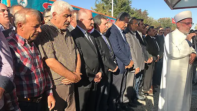 Başkan Konuk'un annesi son yolculuğuna uğurlandı