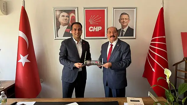 Başkan Kozan'dan İl Başkanlığına ziyaret