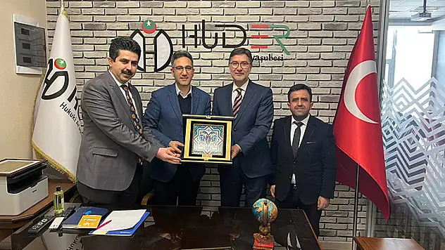 Başkan Laleli'den HUDER'e ziyaret
