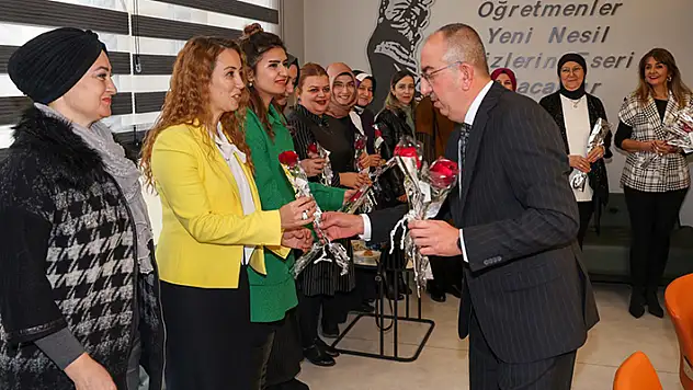 Başkan Mustafa Kavuş'tan öğretmenlere sürpriz ziyaret