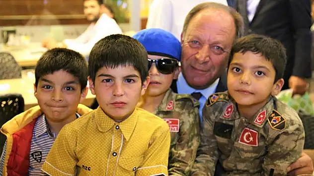 Başkan Oprukçu'dan çocuk evlerine ziyaret