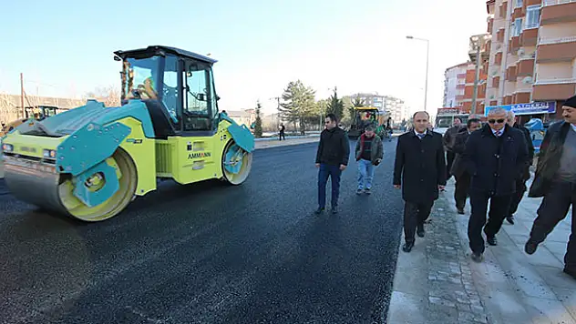 Başkan Özaltun, sıcak asfalt çalışmalarını inceledi