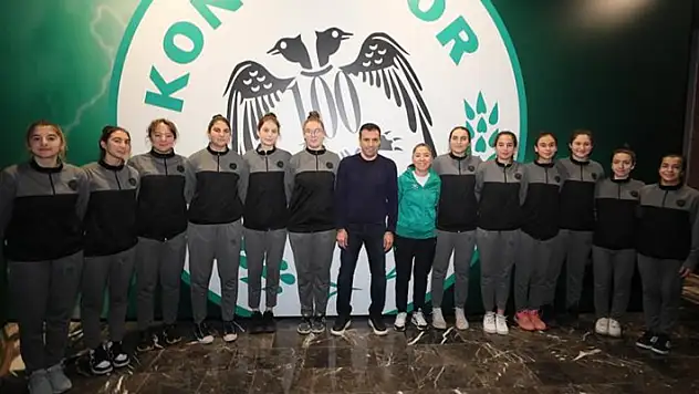 Başkan Özgökçen sporcularla buluştu