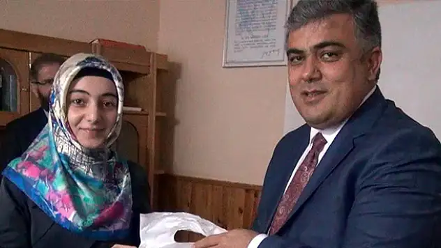 Başkan Özgüven'den Türkiye 2.'si Hafızı Ödüllendirdi