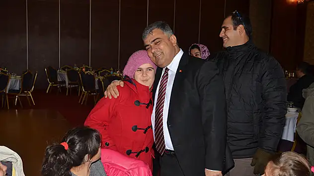 Başkan Özgüven, Engellilerle Bir Araya Geldi