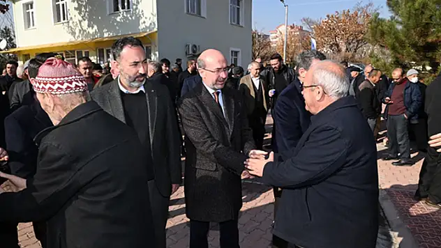 Başkan Pekyatırmacı 2022'nin son cumasında ilçe sakinleriyle buluştu 
