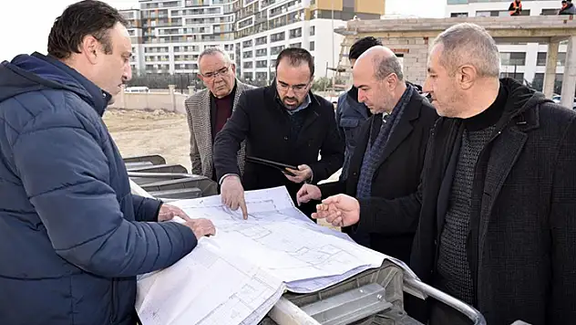 Başkan Pekyatırmacı 32 derslikli ilkokulu inceledi
