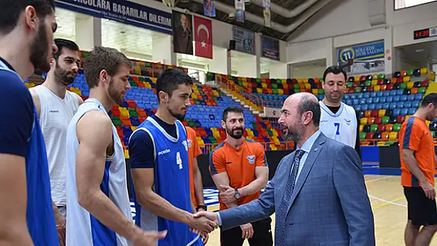 Başkan Pekyatırmacı Basketbol takımına güveniyor