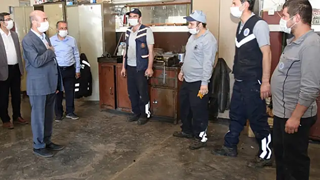 Başkan Pekyatırmacı Belediye çalışanlarıyla bayramlaştı