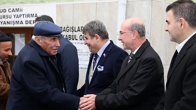 Başkan Pekyatırmacı, Cuma Buluşmaları'nda Bedir Mahallesi'nde vatandaşlarla bir araya geldi