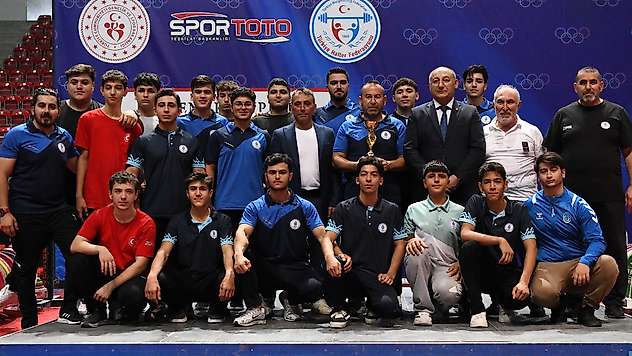Başkan Pekyatırmacı'dan halter takımına tebrik