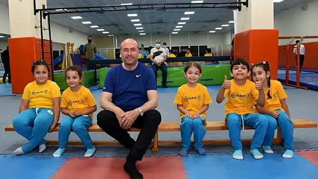 Başkan Pekyatırmacı'dan Yaz Spor Okulları'na ziyaret