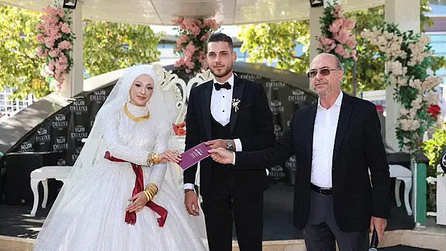 Başkan Pekyatırmacı, genç çiftlerin mutluluğuna ortak oldu