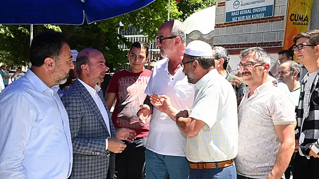 Başkan Pekyatırmacı, Hacı Kemal Onsun Camii'nde vatandaşlarla bir araya geldi
