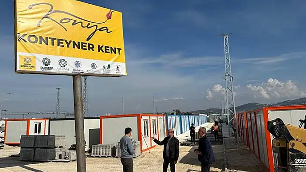 Başkan Pekyatırmacı Hatay'da Konya Konteyner Kent'te incelemelerde bulundu
