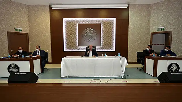 Başkan Pekyatırmacı: 'Kalbimiz İzmirli vatandaşlarımızla birlikte atıyor'