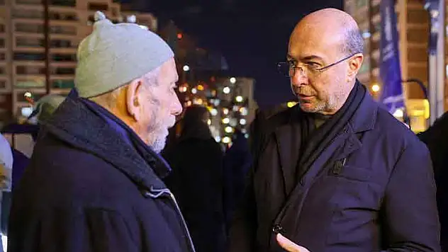 Başkan Pekyatırmacı Kibrit Camii'nde vatandaşlarla teravihte buluştu