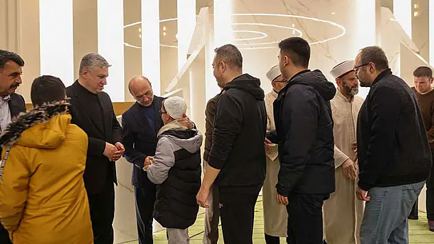 Başkan Pekyatırmacı Miraç Kandili'nde vatandaşlarla bir araya geldi