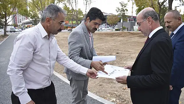Başkan Pekyatırmacı park çalışmalarını yerinde inceledi
