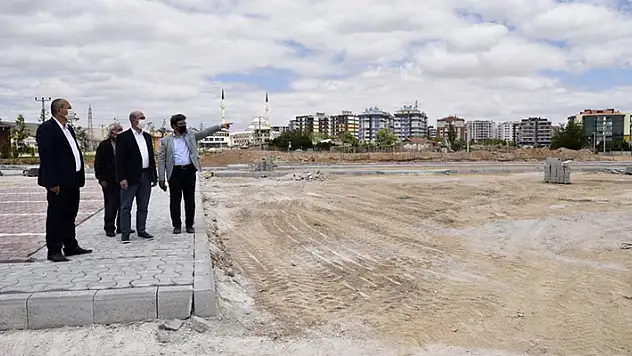 Başkan Pekyatırmacı pazar yerinde incelemede bulundu
