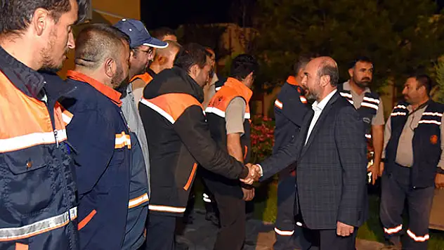 Başkan Pekyatırmacı, sahurda personel ile bir araya geldi