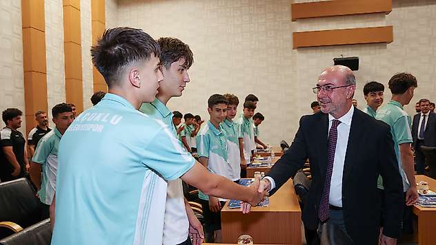 Başkan Pekyatırmacı, şampiyonları ağırladı