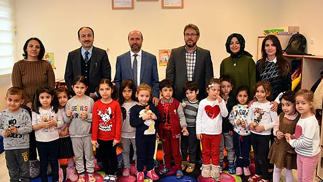 Başkan Pekyatırmacı Sevgi Anaokulunu ziyaret etti