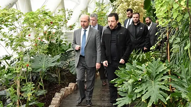Başkan Pekyatırmacı, Tropikal Kelebek Bahçesini ziyaret etti