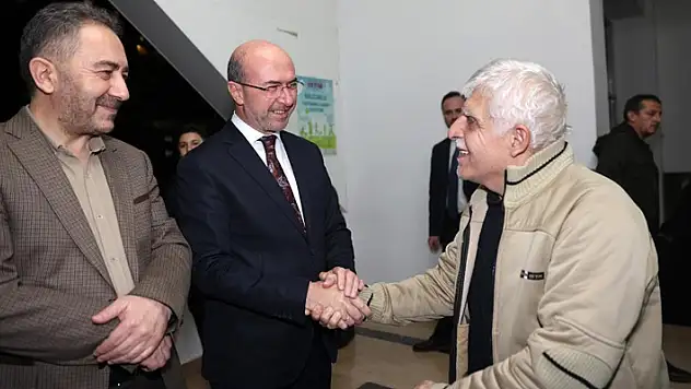 Başkan Pekyatırmacı vatandaşların kandil bereketine ortak oldu
