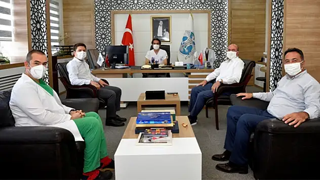 Başkan Pekyatırmacı ve Vekil Özboyacı'dan başhekimlere ziyaret