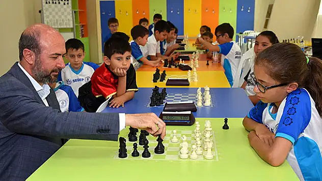 Başkan Pekyatırmacı Yaz Spor Okullarını Ziyaret Etti