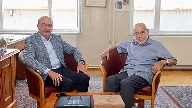 Başkan Pekyatırmacı'dan Konya'nın asırlık çınarına ziyaret