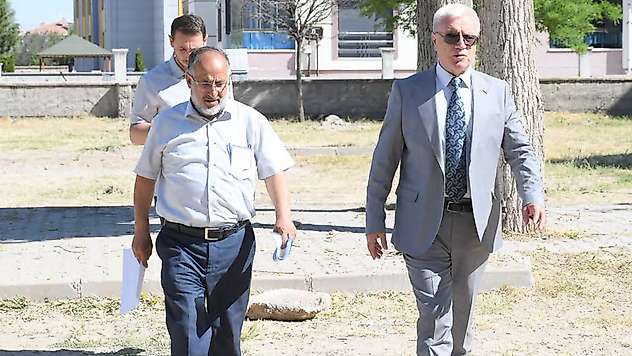 Başkan Sertdemir, Öğretmenevi Parkı'nı inceledi