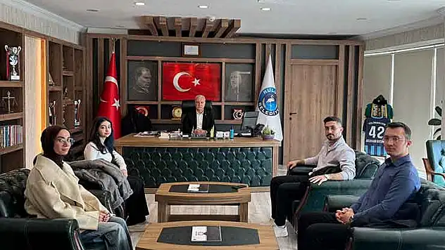 Başkan Sertdemir'e öğrencilerden ziyaret