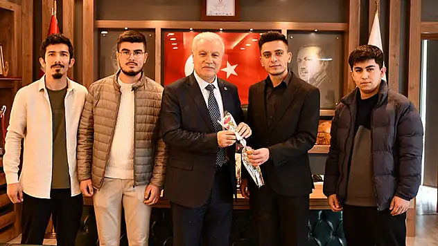 Başkan Sertdemir'e Öğretmenler Günü sürprizi