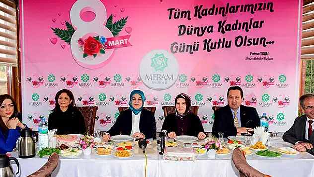 Başkan Toru bayan gazetecilerle buluştu
