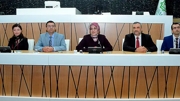 Başkan Toru'dan meslektaşlarına ders