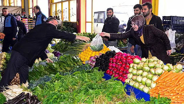 Başkan Toru, esnaf ziyaretlerini sürdürüyor