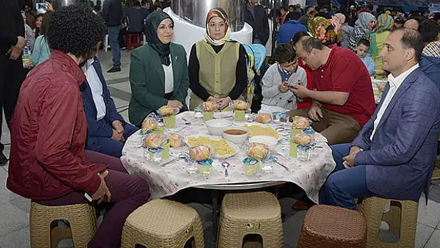 Başkan Toru gençlerle iftarda buluştu