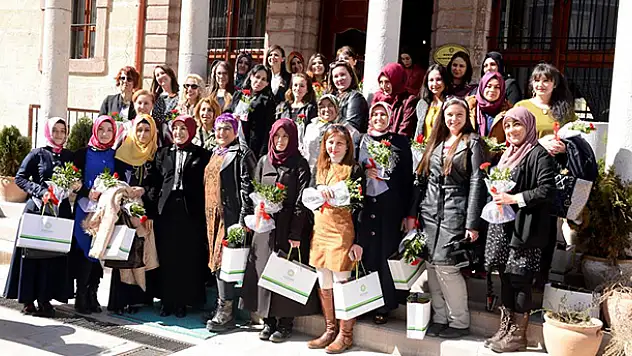 Başkan Toru, Konyalı bayan gazetecilerle buluştu