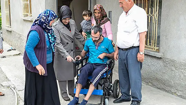 Başkan Toru yardım elini uzattı