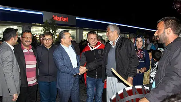 Başkan Tutal, asker adaylarını birliklerine uğurladı